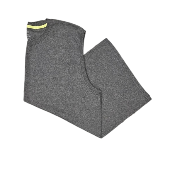 NWOT Fruit of The Loom Men's Gray Muscle Tank - Picture 3 of 3